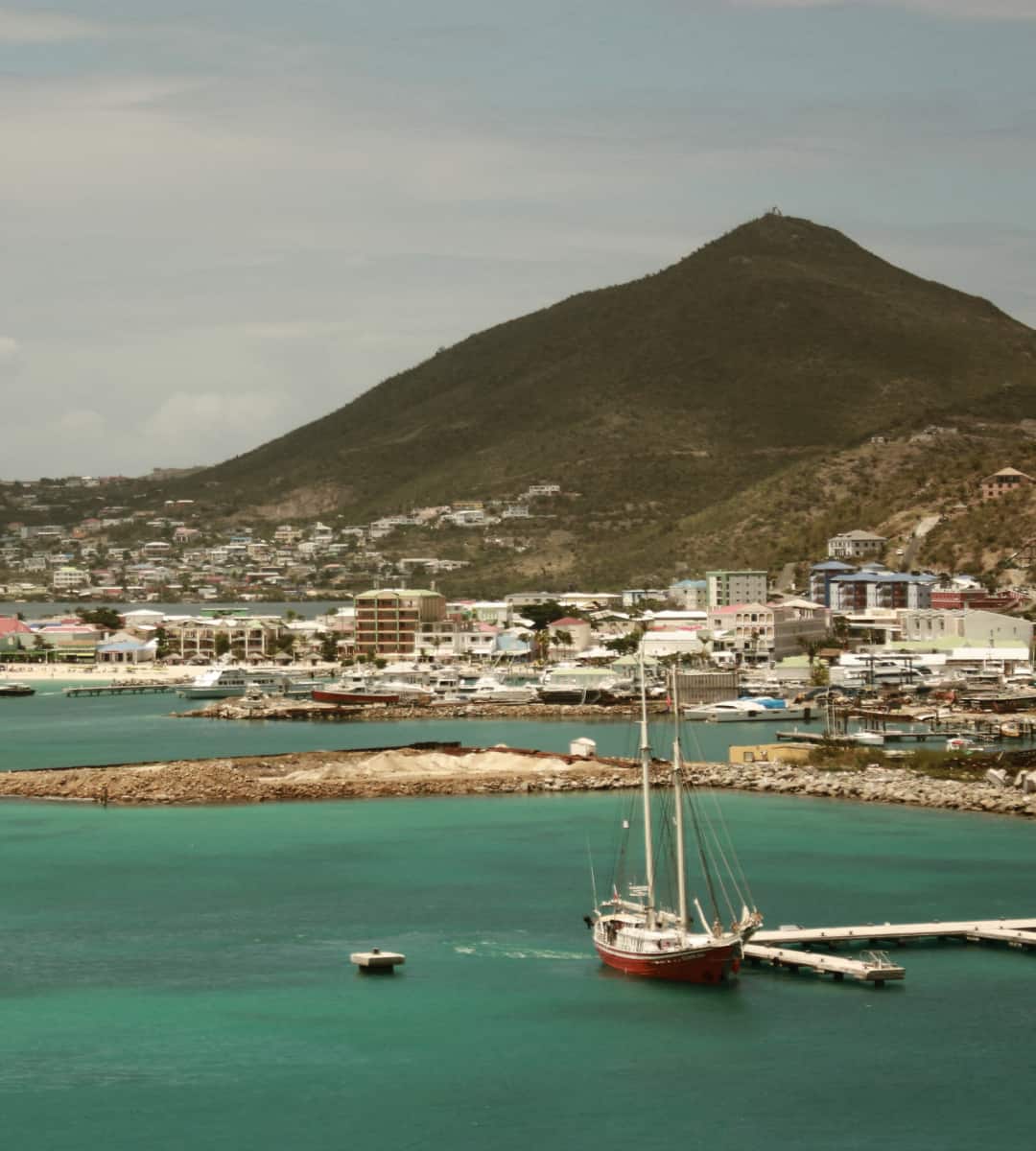 Saint Kitts & Nevis harbour